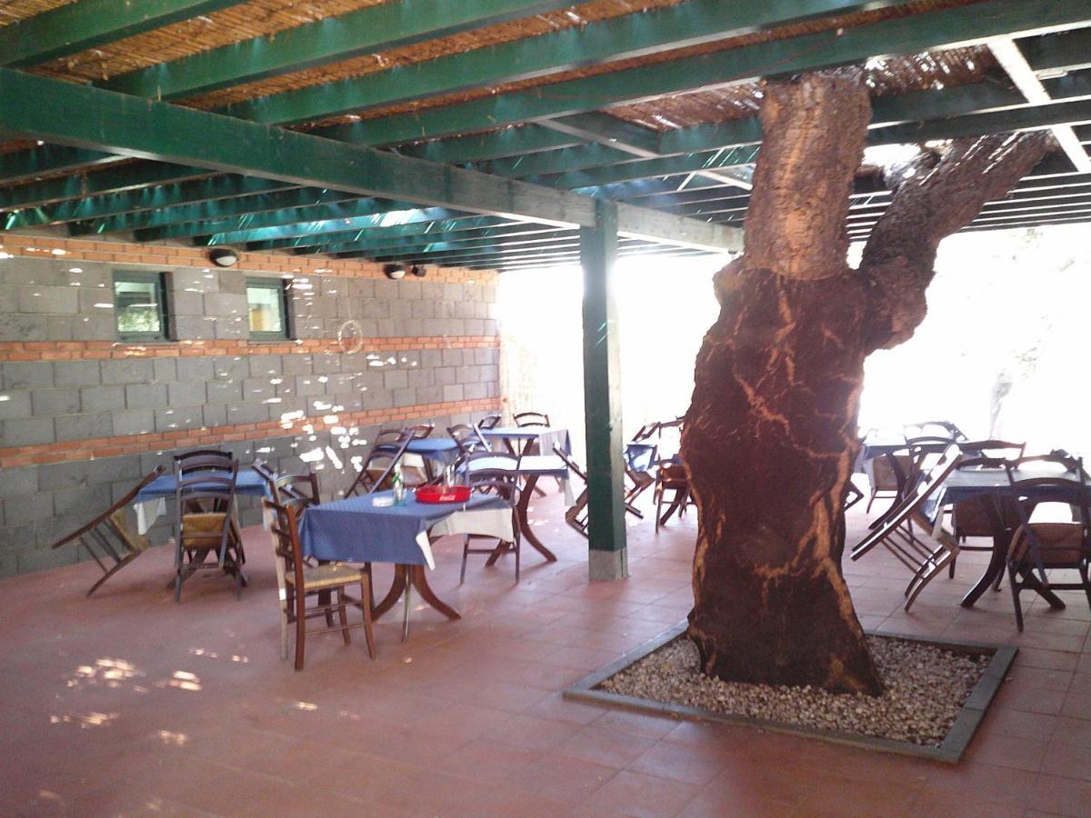 Vakantiehuis Nuraghe Ruiu & *